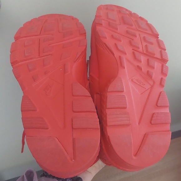 Nike Huarache Run University Red Size 7Y - Picture 6 of 8